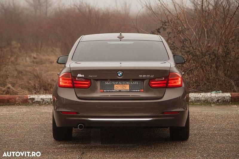 Second-hand BMW 320 Luxury Line 184 CP (135 kW) 2013 Culoaremaro Berlinǎ