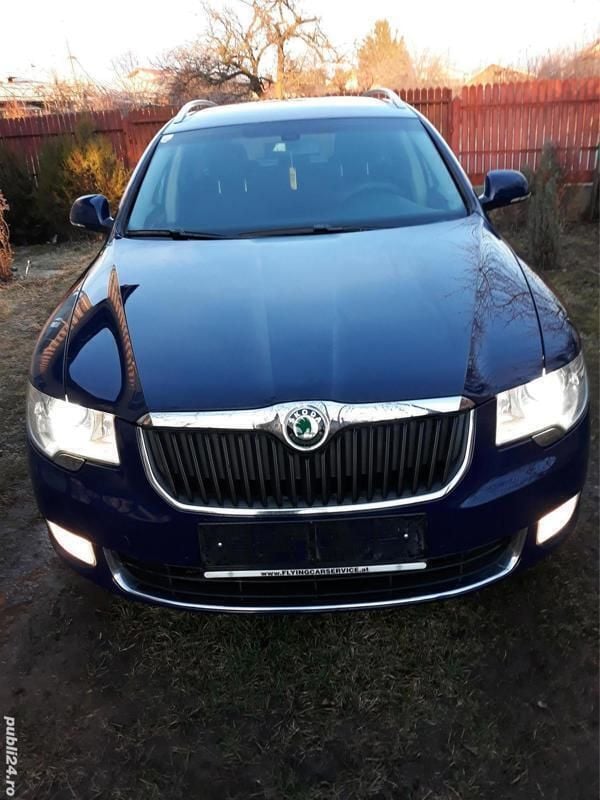 Albastru Utilizat 2012 Skoda Superb Break | 6.500 EUR (Preț OK) - Imagine 1/4