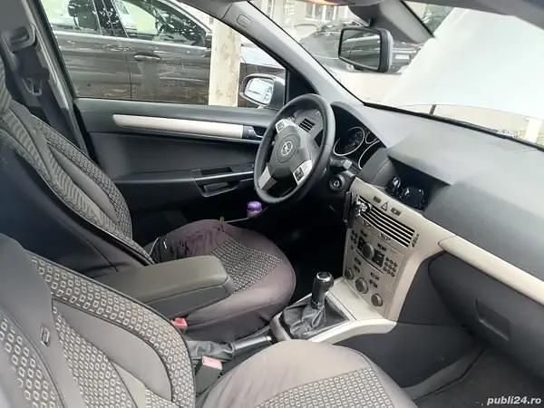 Second-hand Opel Astra 115 CP (84 kW) 2009 Hatchback