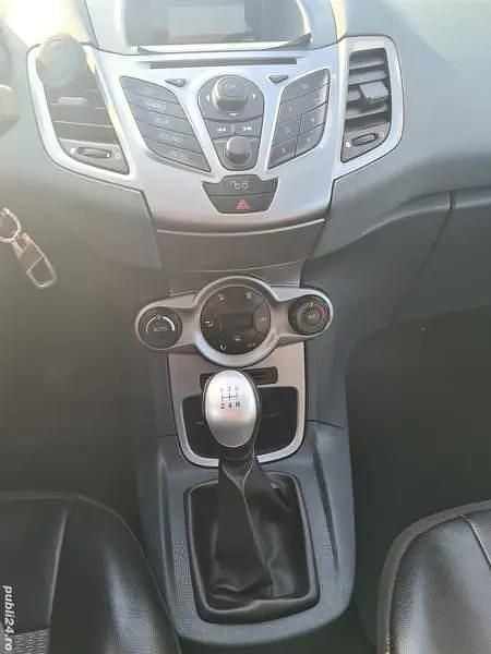 Utilizat 2010 Ford Fiesta Hatchback | 3.000 EUR (Preț OK) - Imagine 1/4