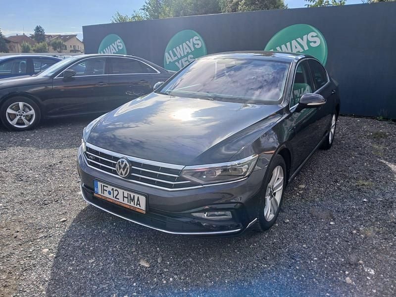 Gri Utilizat 2016 VW Passat Executive Berlinǎ | 19.450 EUR (Scump) - Imagine 1/4