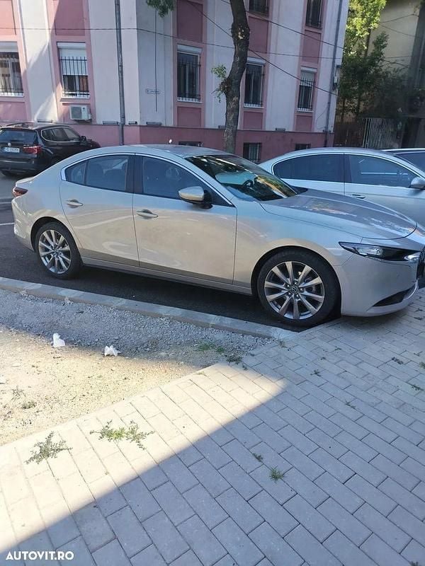 Culoarebej Utilizat 2022 Mazda 3 Hatchback | 22.450 EUR - Imagine 1/4