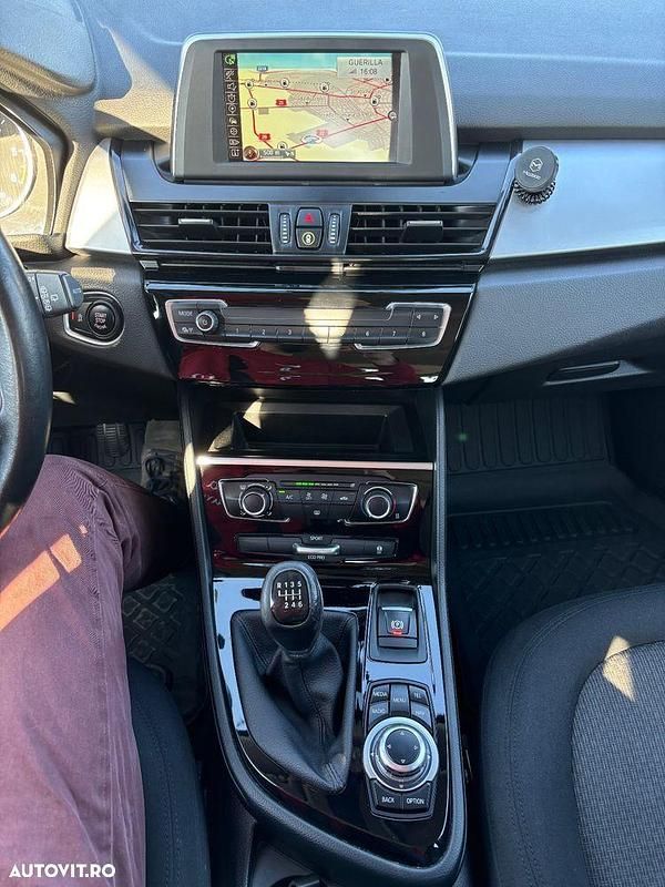 Second-hand BMW 216 Comfort Edition 116 CP (85 kW) 2015 Culoarealbastru Monovolum