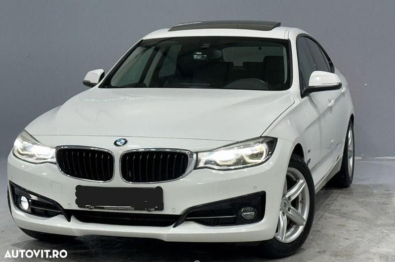 Second-hand BMW 320 Sport Line 190 CP (139 kW) 2017 Culoarealb Berlinǎ