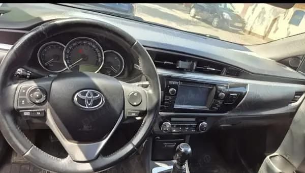 Second-hand Toyota Corolla 90 CP (66 kW) 2015 Berlinǎ
