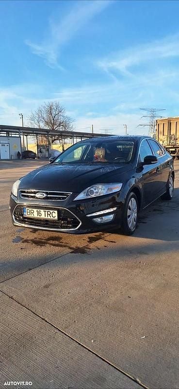 Second-hand Ford Mondeo Titanium 140 CP (102 kW) 2014 Culoarenegru Berlinǎ