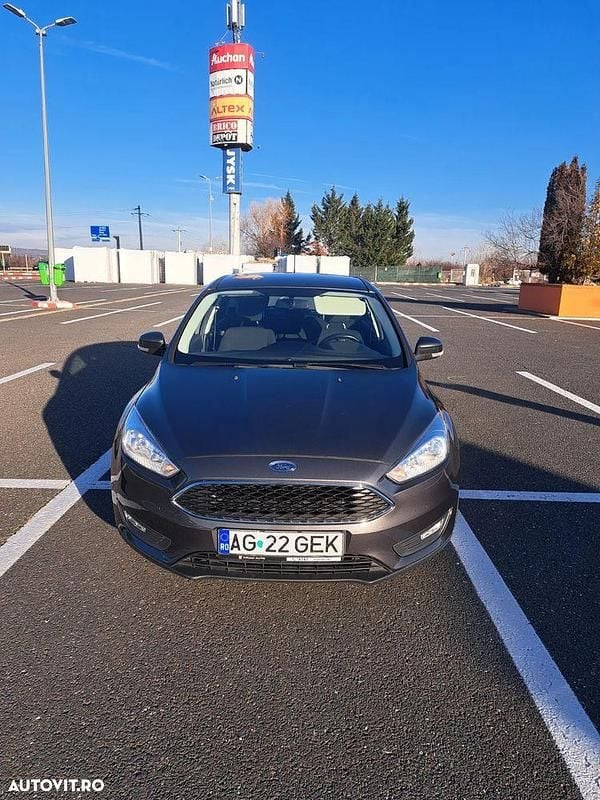 Gri Utilizat 2018 Ford Focus Trend Hatchback | 9.000 EUR (Preț OK) - Imagine 1/4