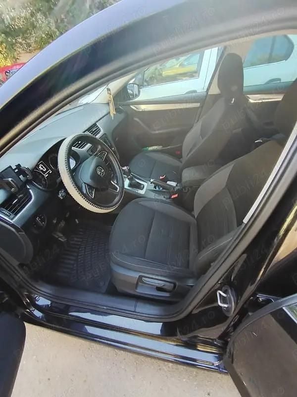 Utilizat 2019 Skoda Octavia Berlinǎ | 13.500 EUR (Preț bun) - Imagine 1/4