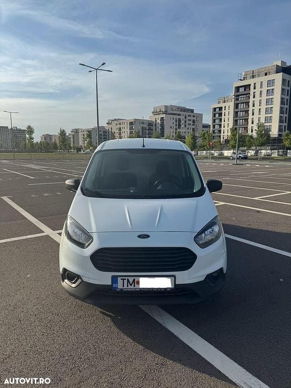 Culoarealb Utilizat 2018 Ford Courier Monovolum | 4.999 EUR - Imagine 1/4