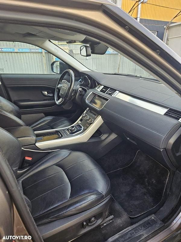 Second-hand Land Rover Range Rover evoque R-Dynamic 150 CP (110 kW) 2017 Culoaremaro SUV