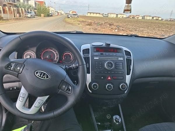 Utilizat 2011 Kia Ceed Berlinǎ | 3.999 EUR - Imagine 1/4