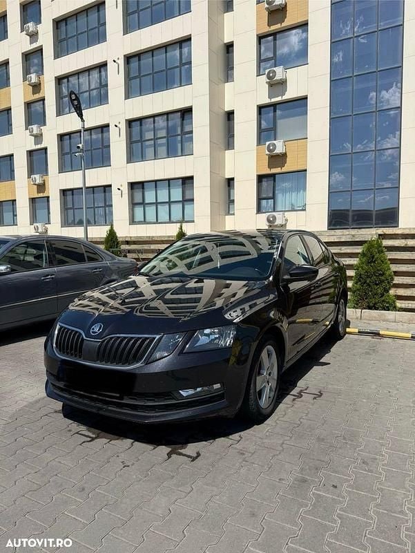 Culoarenegru Utilizat 2018 Skoda Octavia Berlinǎ | 10.800 EUR (Super Preț) - Imagine 1/4