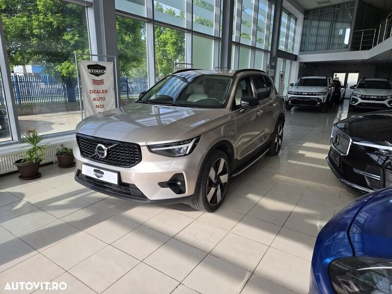 Gri Utilizat 2023 Volvo XC40 SUV | 35.290 EUR (Preț OK) - Imagine 1/4