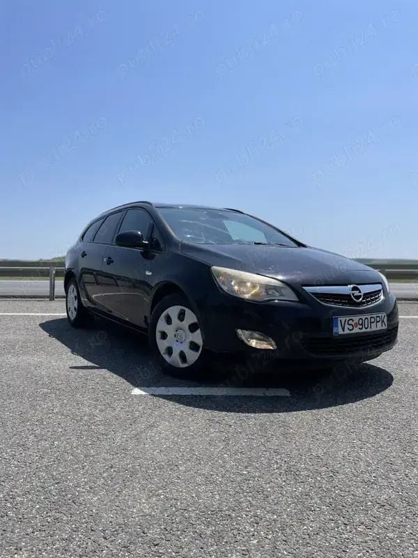 Utilizat 2011 Opel Astra Break | 2.950 EUR (Preț OK) - Imagine 1/4
