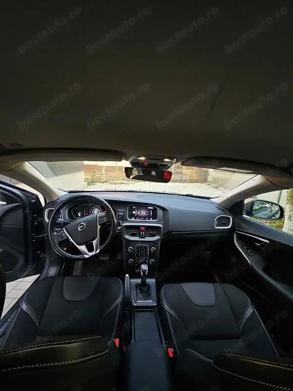 Second-hand Volvo V40 120 CP (88 kW) 2019 Gri Berlinǎ