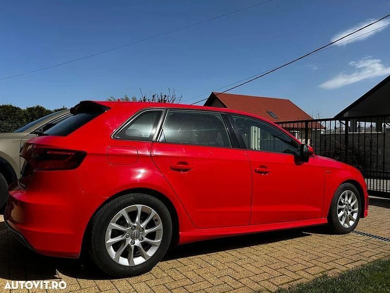 Second-hand Audi A3 S-Line 149 CP (109 kW) 2015 Rosu Hatchback