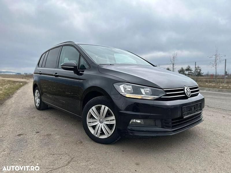 Second-hand VW Touran Comfortline 150 CP (110 kW) 2019 Culoarenegru Monovolum