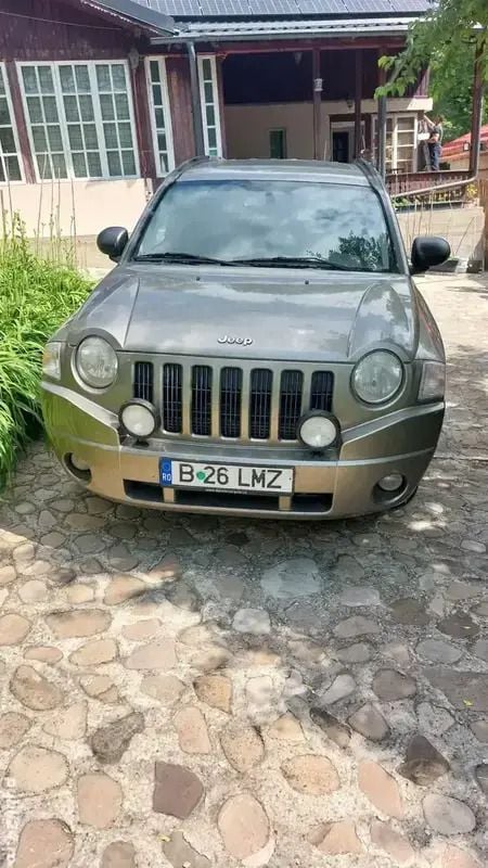 Auriu Utilizat 2007 Jeep Compass SUV | 3.299 EUR (Super Preț) - Imagine 1/4