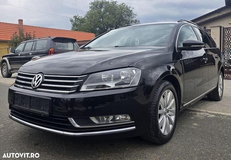 Culoarerosu Utilizat 2012 VW Passat Highline Break | 5.950 EUR (Preț bun) - Imagine 1/4