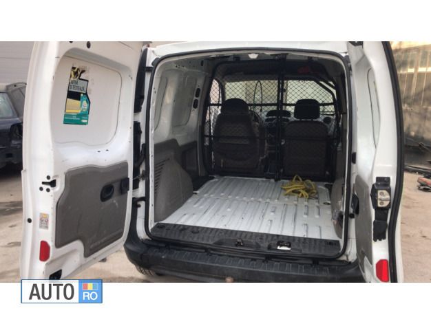 Alb Utilizat 2009 Renault Kangoo Monovolum | 3.900 EUR - Imagine 1/4