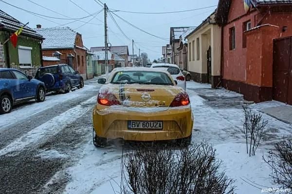 Second-hand Opel Tigra 90 CP (66 kW) 2007 Galben Coupe