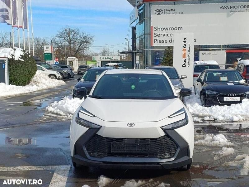 Second-hand Toyota C-HR 122 CP (89 kW) 2025 Culoarealb SUV