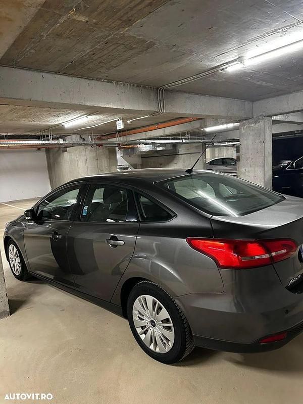 Second-hand Ford Focus ST-Line 125 CP (91 kW) 2016 Gri Berlinǎ