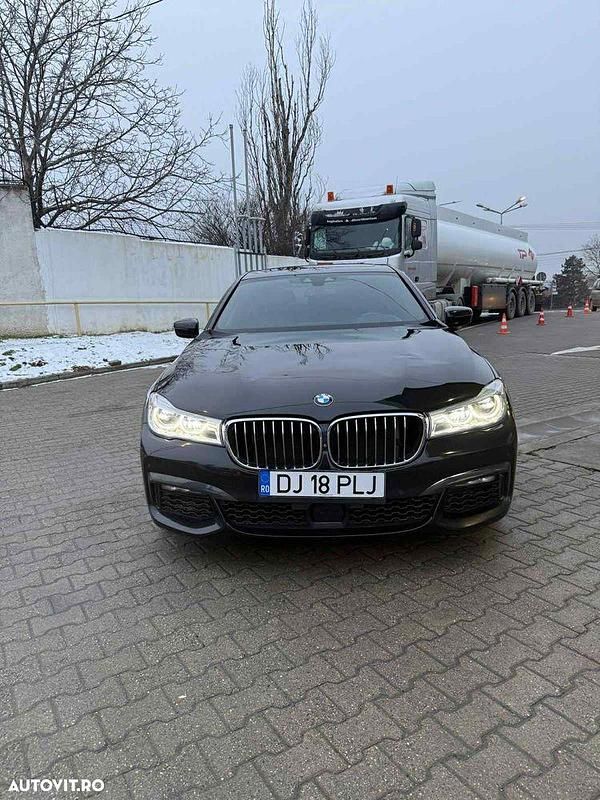 Second-hand BMW 750 Exclusive 530 CP (389 kW) 2018 Culoarenegru Berlinǎ