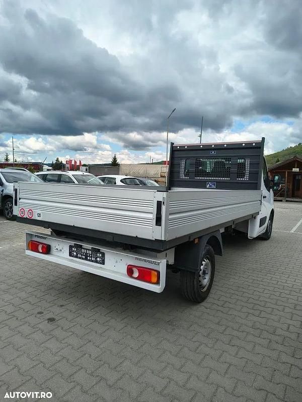 Second-hand Renault Master 135 CP (99 kW) 2019 Culoarealb Cabrio
