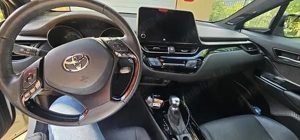 Second-hand Toyota C-HR 184 CP (135 kW) 2022 Alb SUV