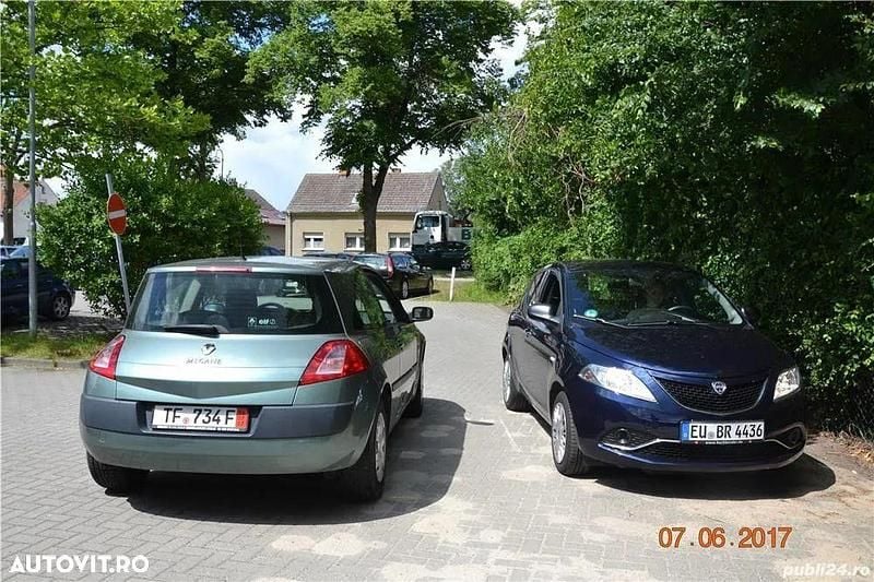 Verde Utilizat 2006 Renault Mégane II Expression Hatchback | 1.490 EUR (Preț bun) - Imagine 1/4