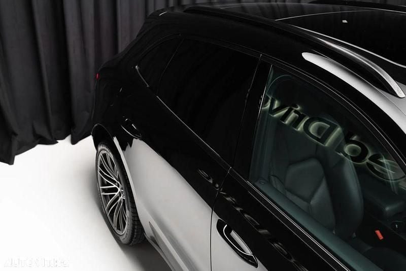Second-hand Porsche Macan 245 CP (180 kW) 2020 Culoarenegru SUV