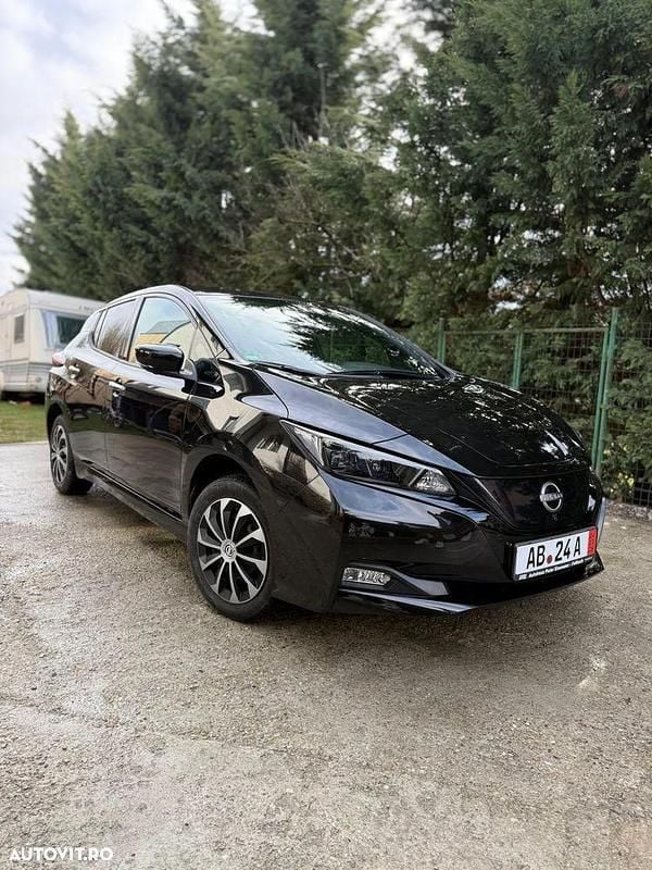 Second-hand Nissan Leaf N-Connecta 159 kW (217 CP) 2023 Culoarenegru Hatchback