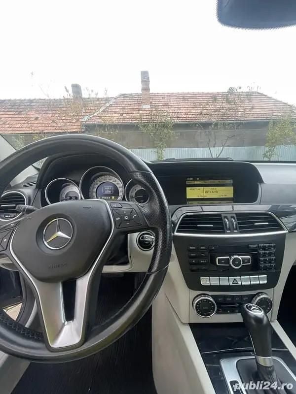 Second-hand Mercedes 220 125 CP (91 kW) 2011 Gri Coupe