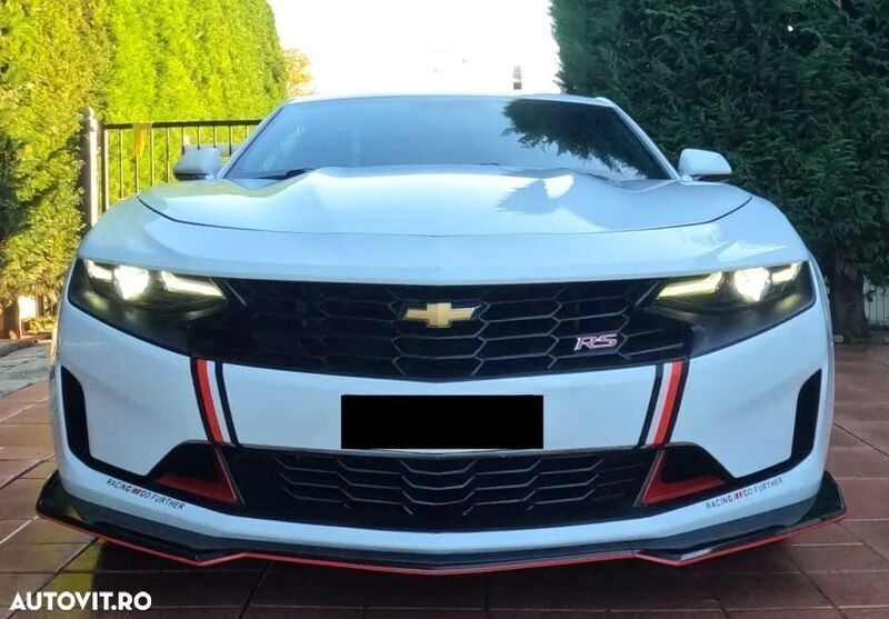 Alb Utilizat 2022 Chevrolet Camaro Coupe | 34.990 EUR - Imagine 1/4