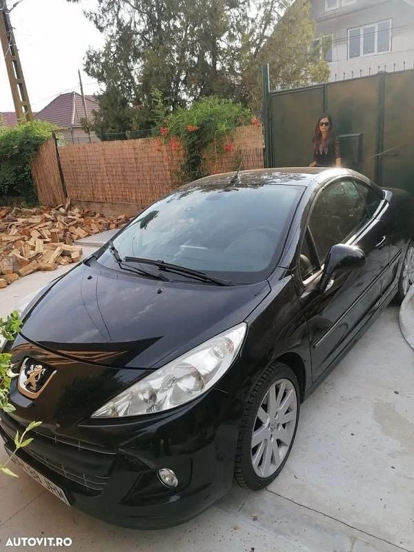 Culoarenegru Utilizat 2010 Peugeot 207 CC Active Cabrio | 2.500 EUR (Preț OK) - Imagine 1/4