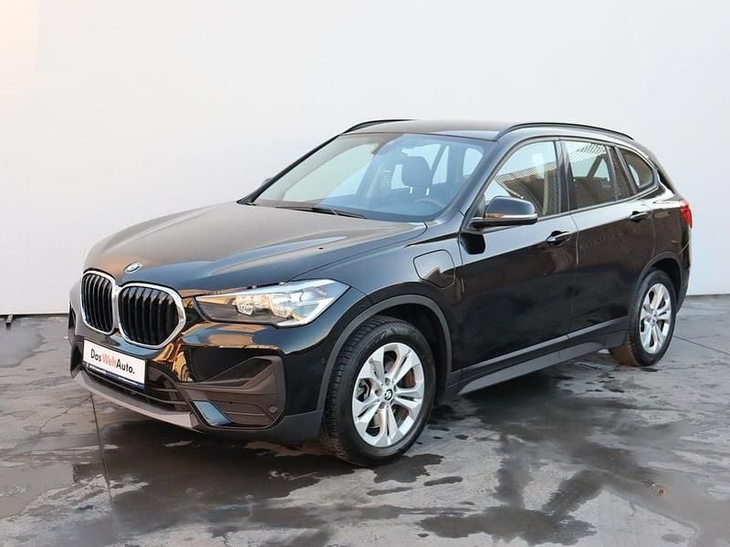 Negru metalic perleffect Second-hand 2021 BMW X1 SUV | 19.990 EUR - Imagine 1/4