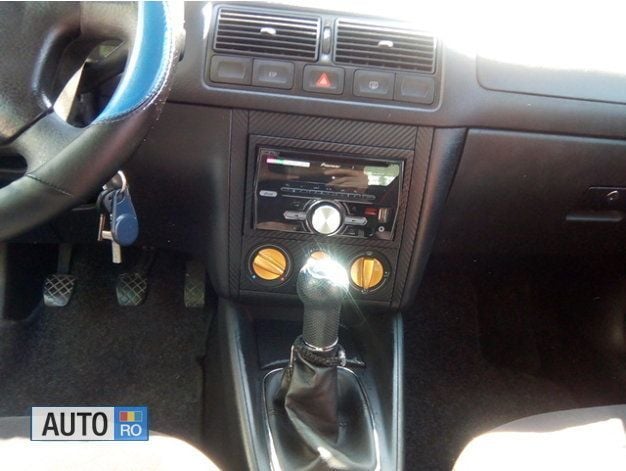 Second-hand VW Golf IV 75 CP (55 kW) 2002 Gri Hatchback