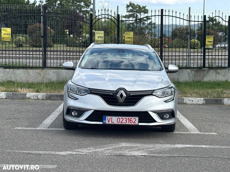 Argint Utilizat 2019 Renault Mégane GrandTour Business Break | 11.500 EUR (Scump) - Imagine 1/4