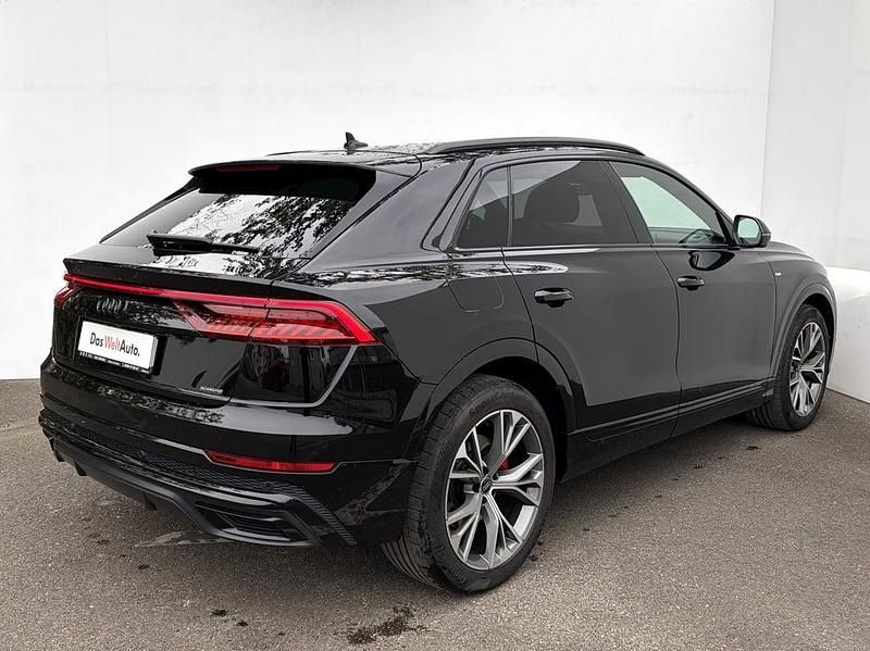 Second-hand Audi Q8 340 CP (250 kW) 2023 Negru  metalic SUV