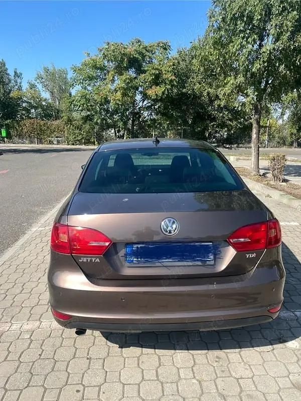 Second-hand VW Jetta 105 CP (77 kW) 2011 Berlinǎ