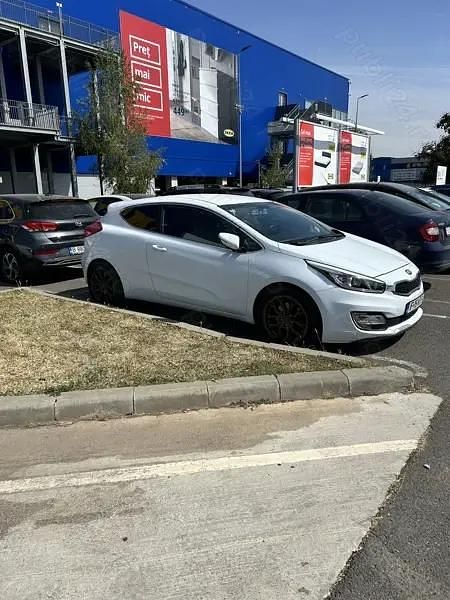 Alb Second-hand 2013 Kia ProCeed Coupe | 6.000 EUR - Imagine 1/3