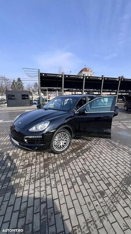 Second-hand Porsche Cayenne 245 CP (180 kW) 2011 Culoarenegru SUV