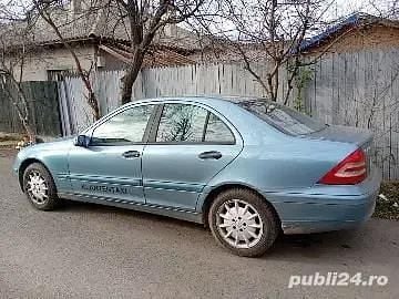 Second-hand Mercedes C200 163 CP (119 kW) 2004 Albastru Berlinǎ