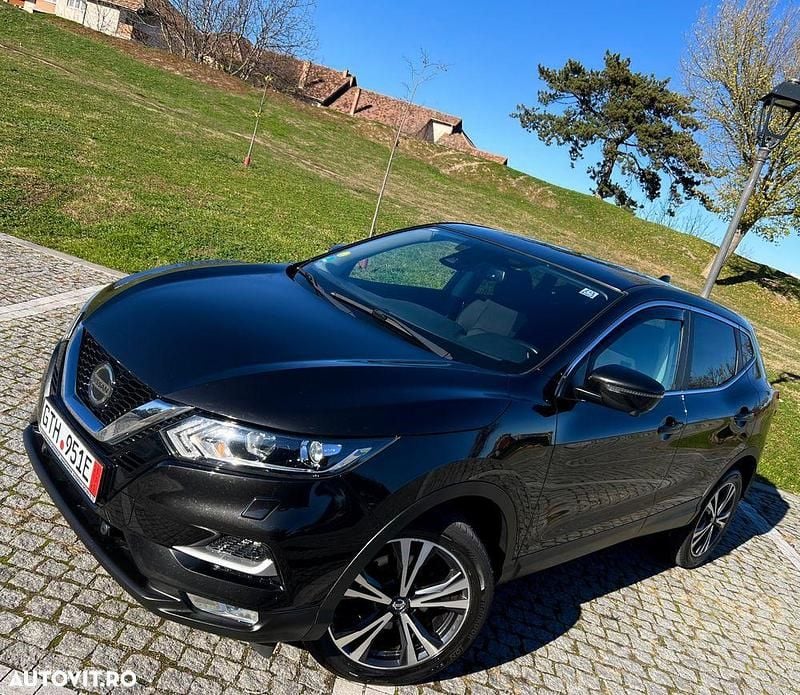 Culoarenegru Utilizat 2020 Nissan Qashqai N-Connecta SUV | 12.990 EUR (Preț bun) - Imagine 1/4