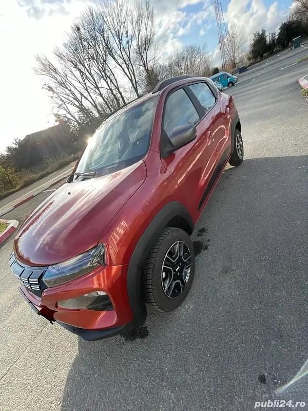 Second-hand Dacia Spring Comfort Plus 32 kW (44 CP) 2023 Rosu Hatchback