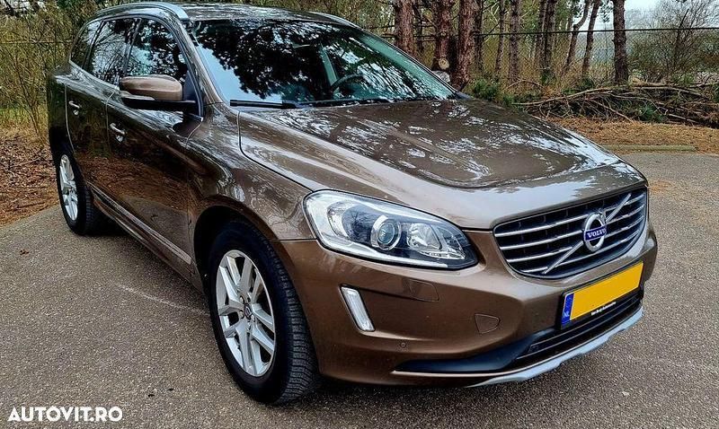 Maro Utilizat 2016 Volvo XC60 SUV | 17.700 EUR (Preț bun) - Imagine 1/4