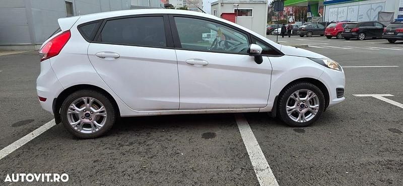 Second-hand Ford Fiesta Trend 95 CP (69 kW) 2015 Culoarealb Hatchback