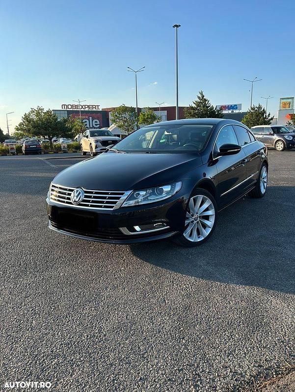Culoarenegru Utilizat 2013 VW Passat Berlinǎ | 10.599 EUR - Imagine 1/4