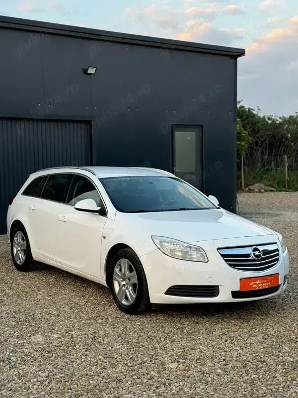 Utilizat 2010 Opel Insignia Basis Break | 4.400 EUR - Imagine 1/4